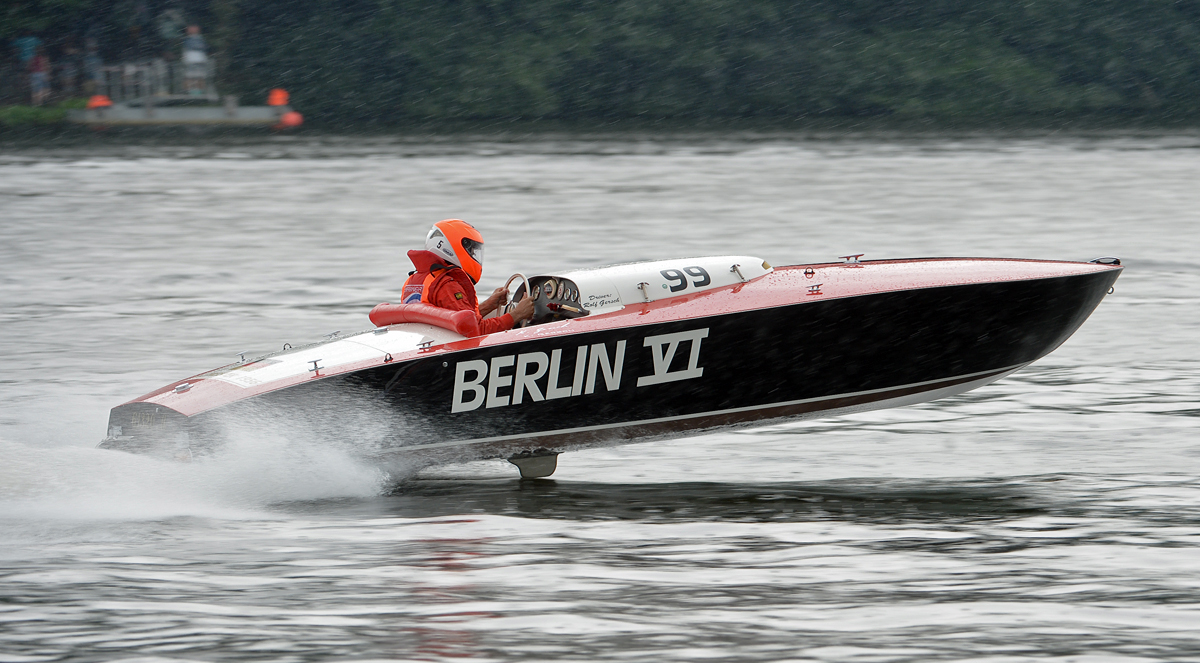 European Class E 2  (2500 ccm) Berlin VI was constructed and built by Kurt Gersch of Wiesbaden, Germany. The boat won every race in its class in 1956 including the 1956 World Championship in Cannes