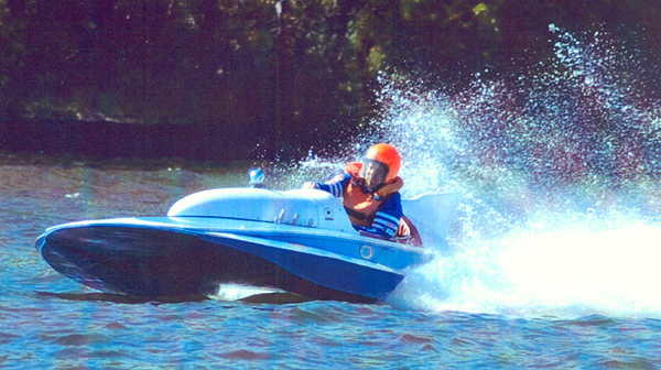 Lake Hopatcong Inboard Race, New Jersey - May 18, 2003.