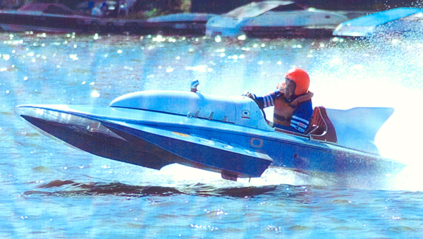 Lake Hopatcong Inboard Race, New Jersey - May 18, 2003.